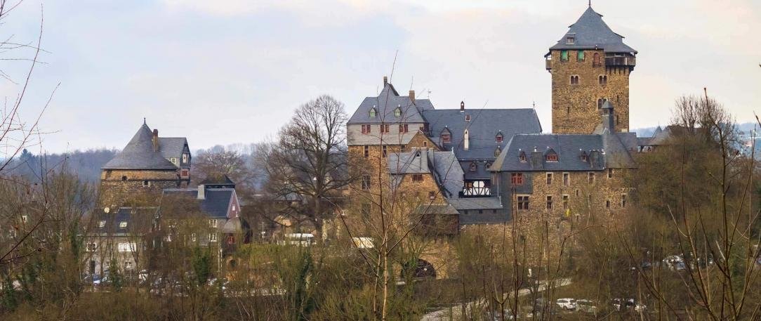 Panoramablick auf Schloss Burg von Diederichstempel