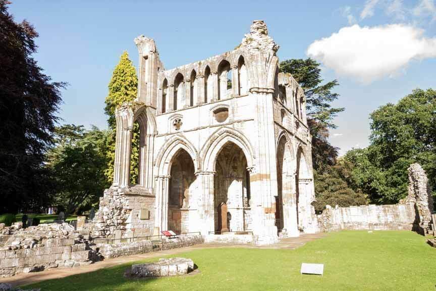 Überreste einer Kapelle in Dryburgh Abbey