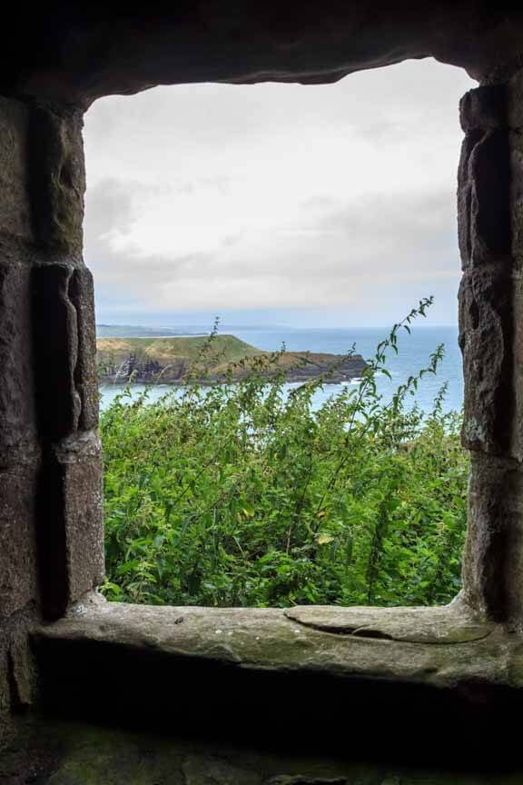 Blick auf die Küste vor Dunnottar Castle