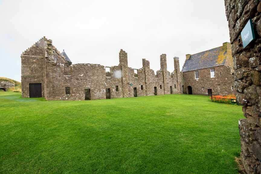 Wohnhäuser und Kapelle in Dunnottar Castle