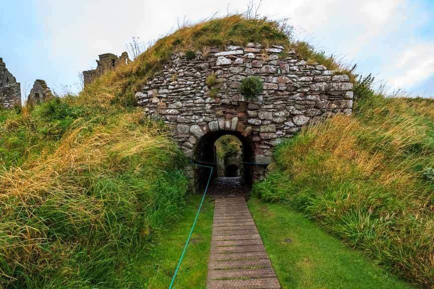 Durchgang zur Burgruine von Dunnottar Castle