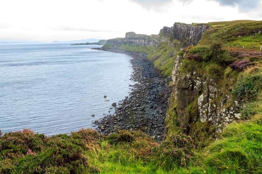 Küste bei Duntulm Castle auf der Isle of Skye