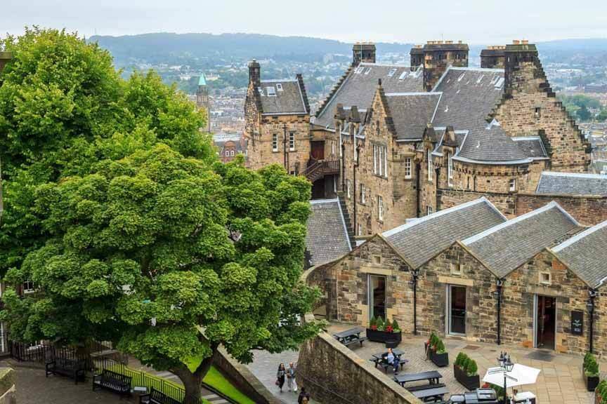 Krankenhaus im Innenhof von Edinburgh Castle