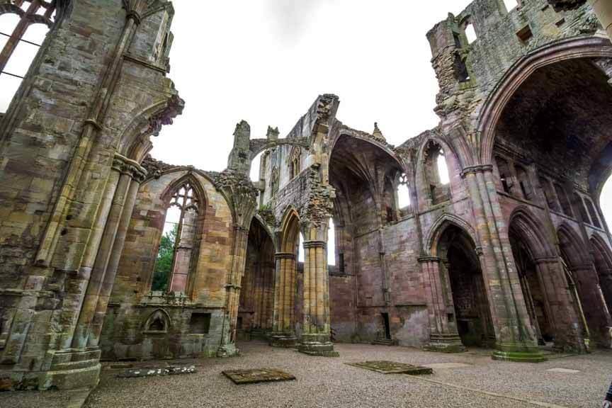 Altarbereich in der Klosterkirche von Melrose Abbey