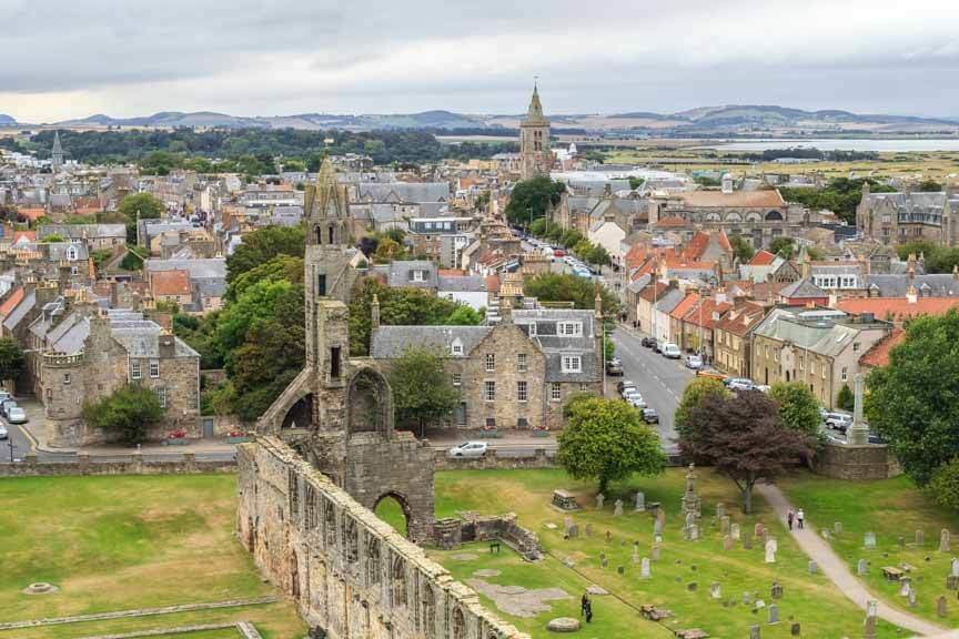 Sicht auf Überreste des Hauptschiffs der St. Andrews Cathedral