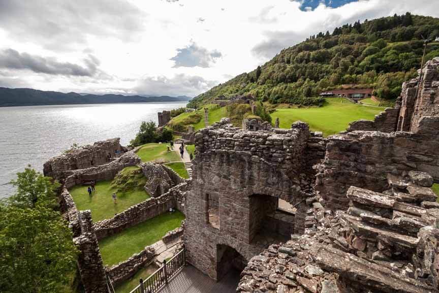 Aussicht vom Turm auf die Überreste von Aussicht vom / Schottland, GB
